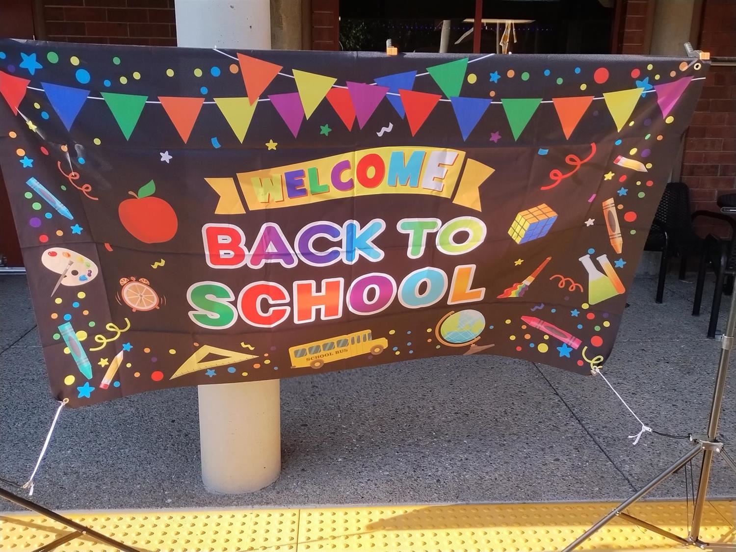  Banner that says welcome back to school